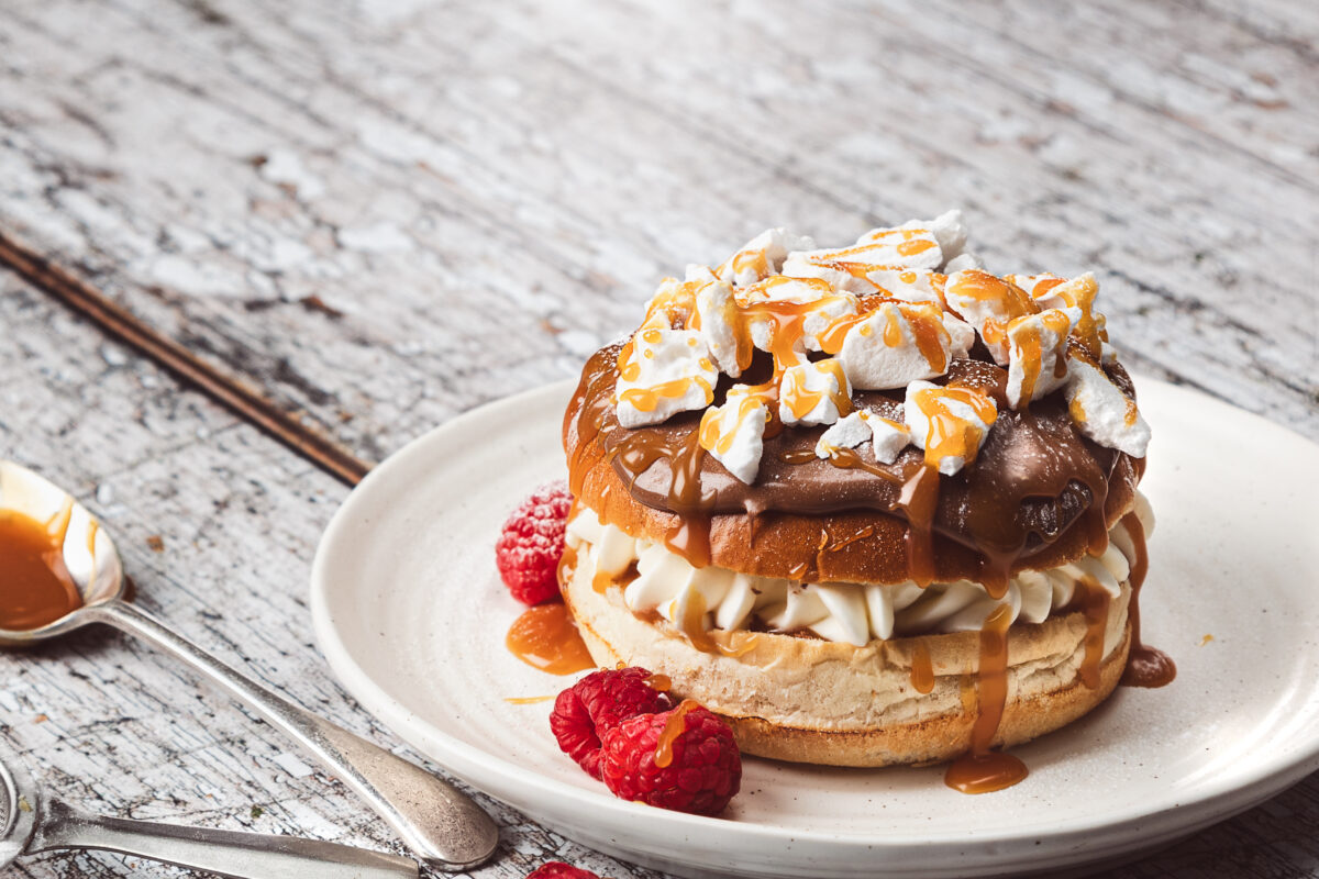 Chocolate Éclair Burger